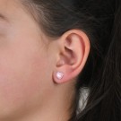 Ørestikk i sølv med rosa hjerte thumbnail